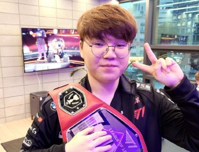 接受采访时 接受采访时